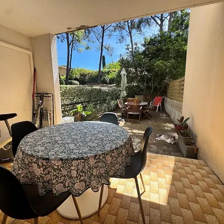 L'ibiza, Within Walking Distance And Air Conditioning شقة سانت-ماندرييه-سور-مير